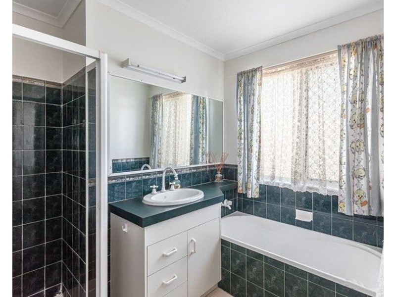 7 Stoneyhurst Court, Glenvale QLD 4350