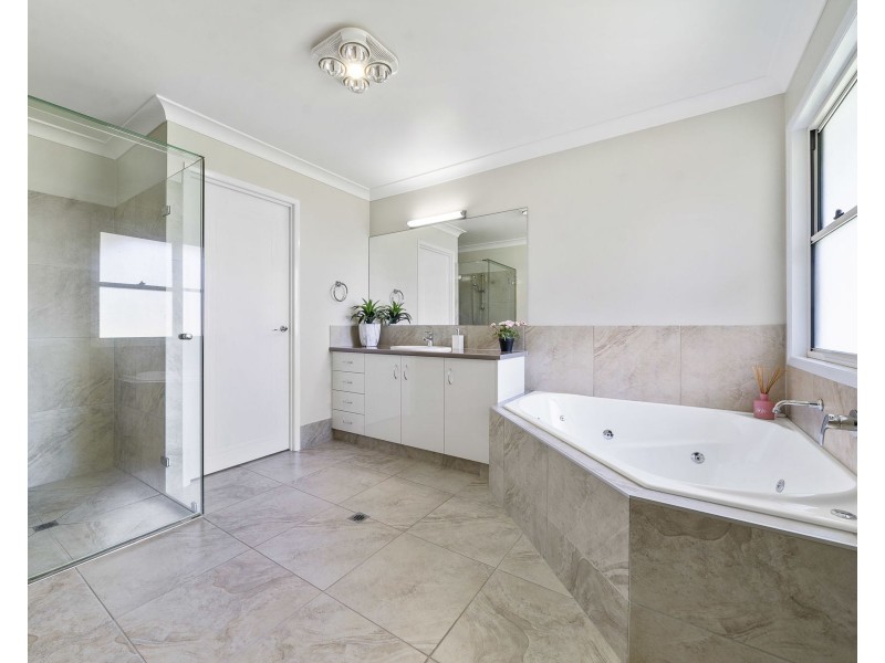 26 Kingston Road, Hodgson Vale QLD 4352