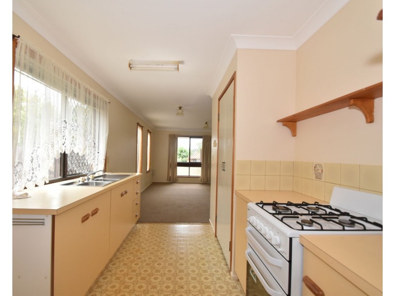 1/37 Agnes Street, Centenary Heights QLD 4350