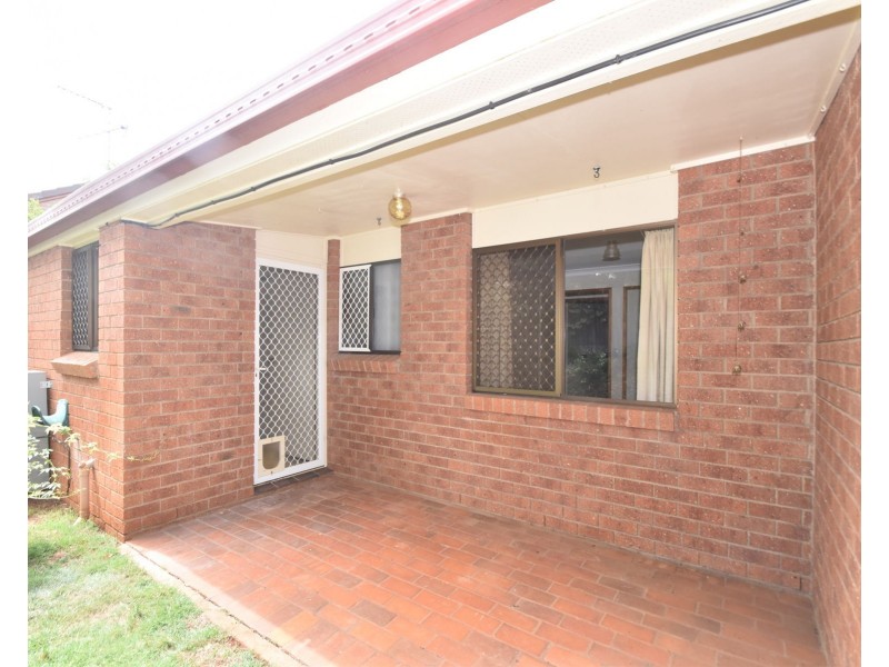 1/37 Agnes Street, Centenary Heights QLD 4350