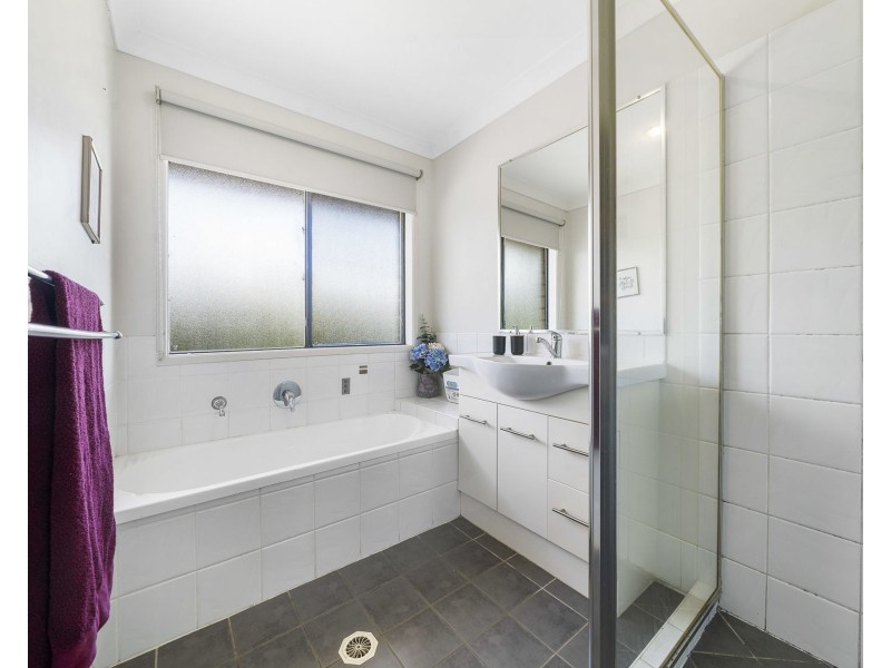 4 Winning Street, Glenvale QLD 4350