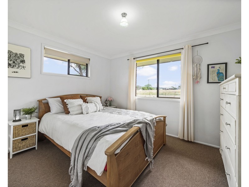 3 Nicholas Street, Goombungee QLD 4354