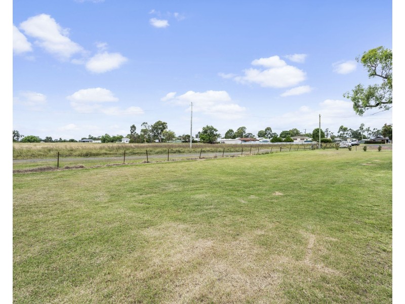 3 Nicholas Street, Goombungee QLD 4354