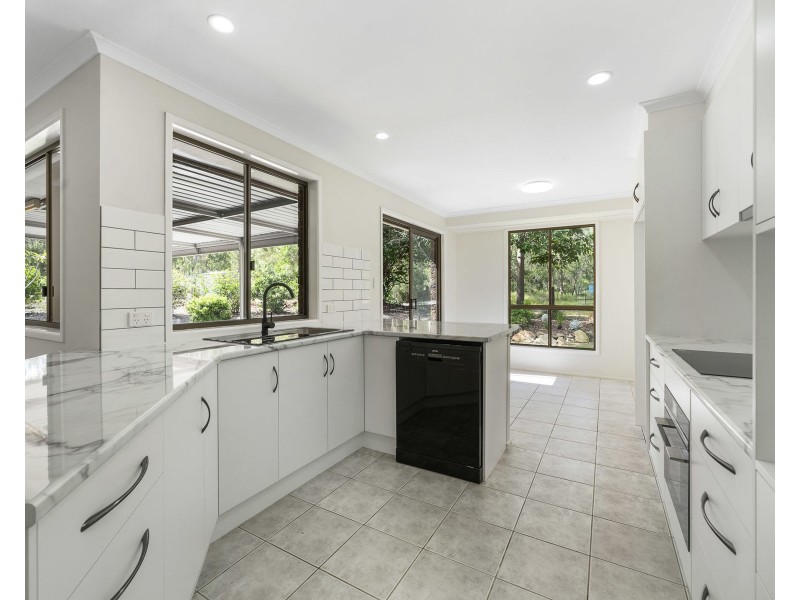 90 Koreelah Street, Upper Lockyer QLD 4352