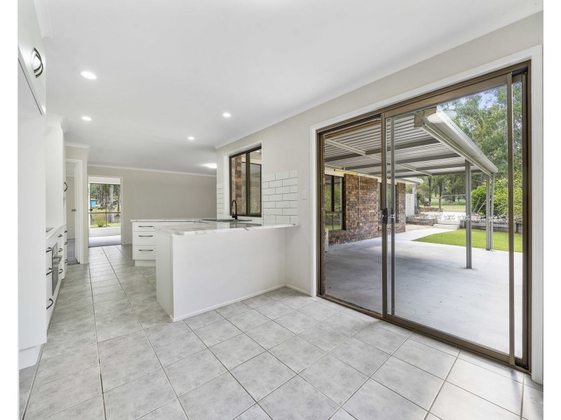 90 Koreelah Street, Upper Lockyer QLD 4352
