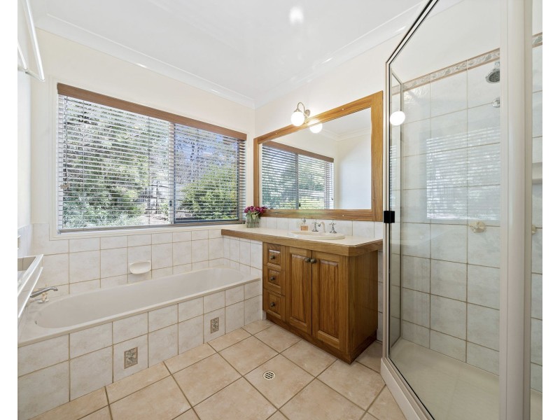 5 Ryans Drive, Cotswold Hills QLD 4350