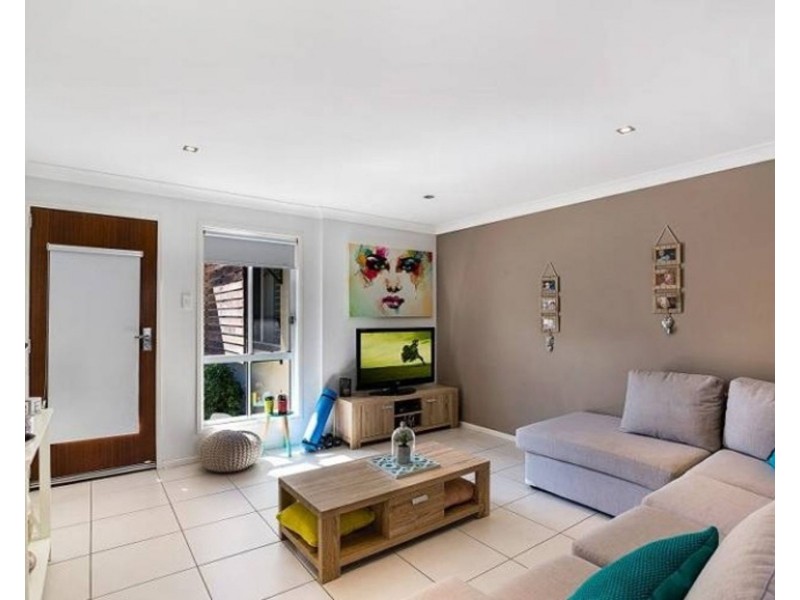 3/7 Whichello Street, Newtown QLD 4350