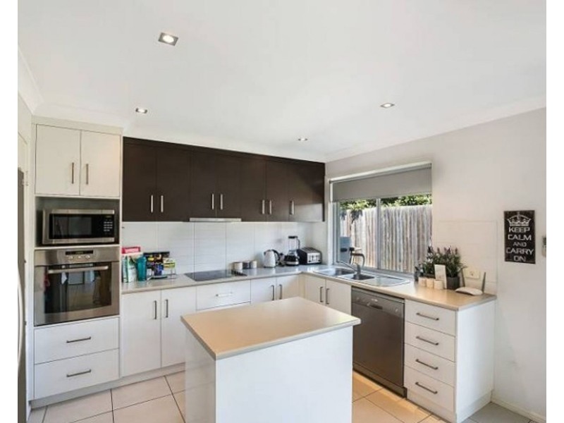 3/7 Whichello Street, Newtown QLD 4350