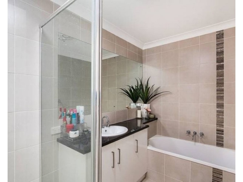 3/7 Whichello Street, Newtown QLD 4350