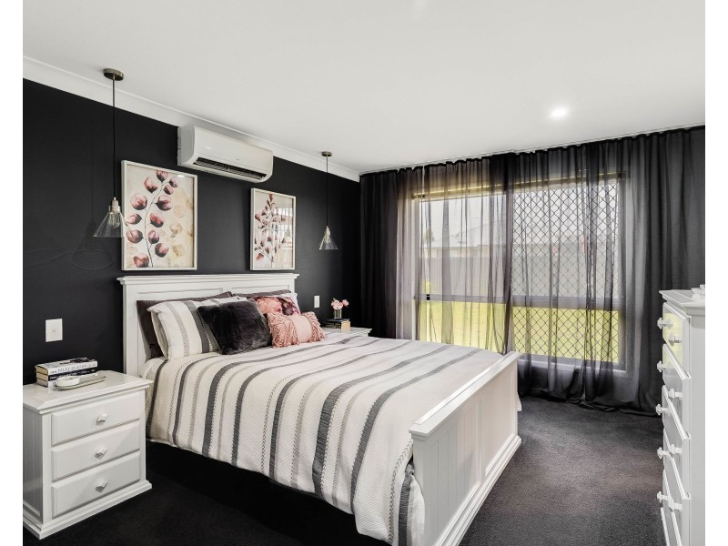 8 Corack Avenue, Cambooya QLD 4358