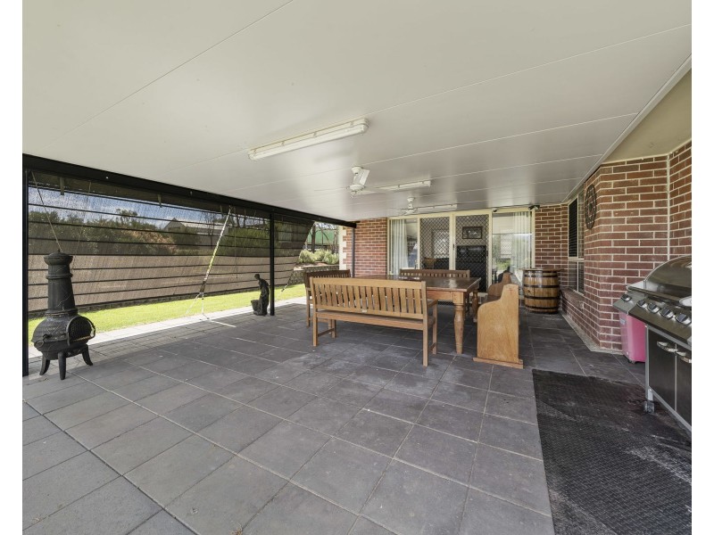 7 Kate Court, Withcott QLD 4352