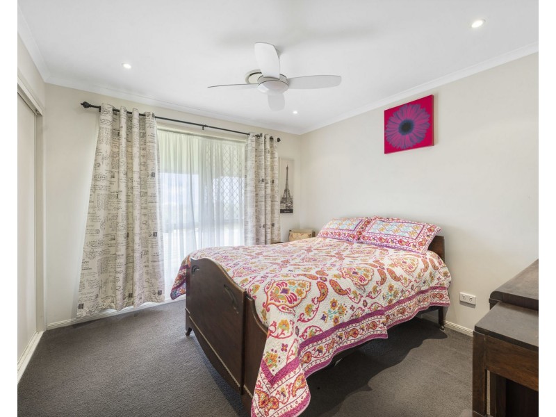 7 Kate Court, Withcott QLD 4352