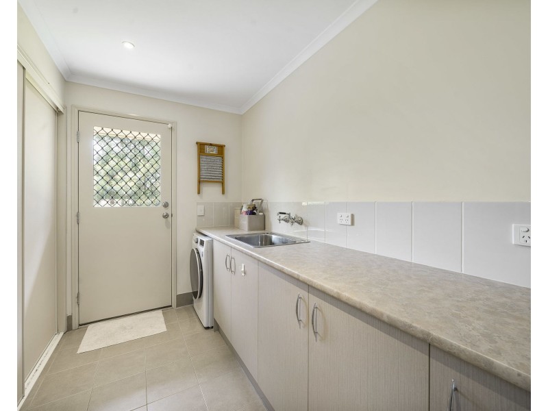 7 Kate Court, Withcott QLD 4352