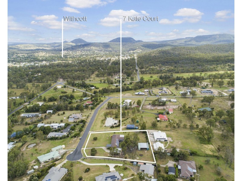 7 Kate Court, Withcott QLD 4352