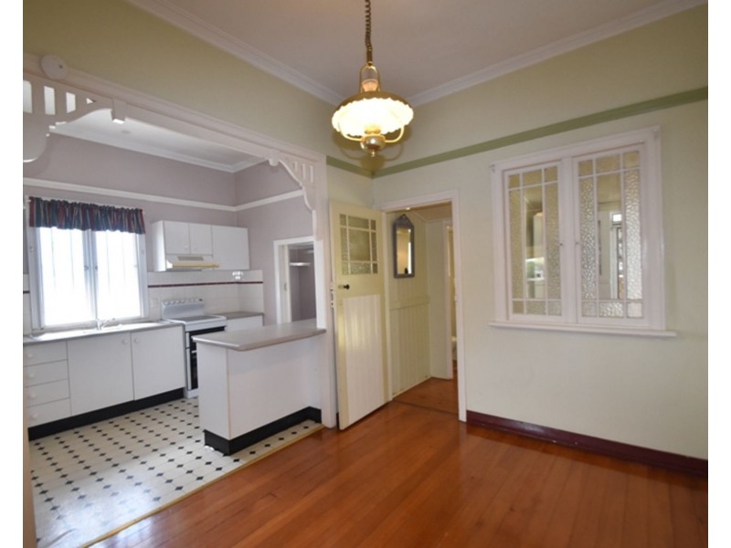 10 Clark Street, South Toowoomba QLD 4350