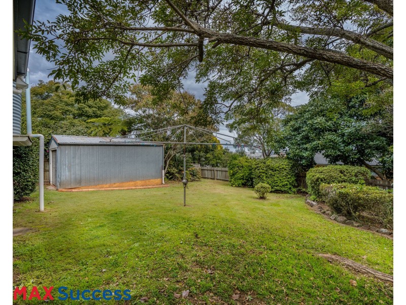 1 Sourris Street, Mount Lofty QLD 4350