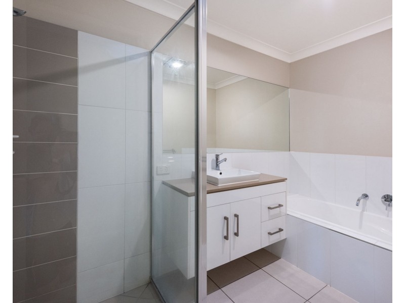 1/16 McMorrow Street, Kearneys Spring QLD 4350
