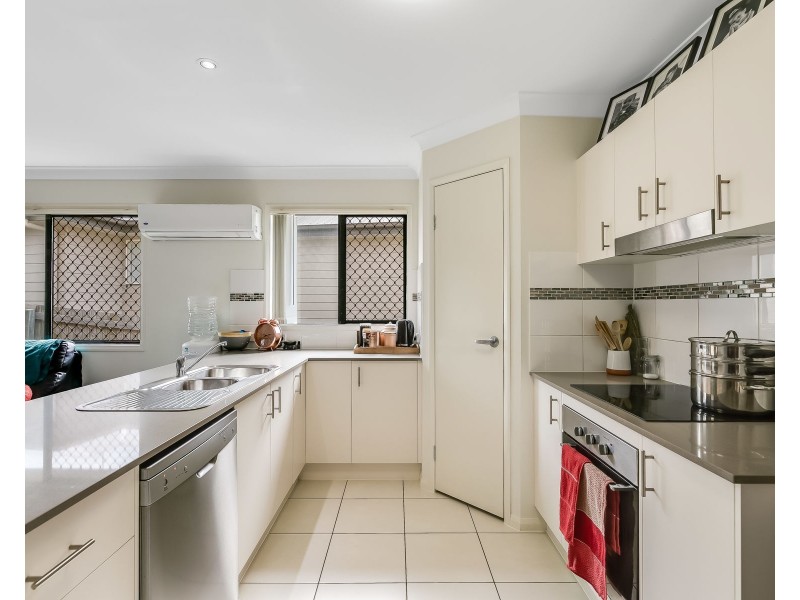 12 Felix Street, Cranley QLD 4350