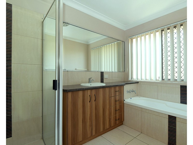 11 Moorina Drive, Harristown QLD 4350