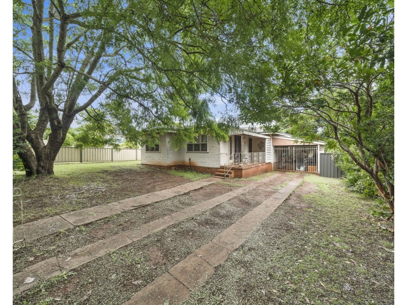 298 Alderley Street, Centenary Heights QLD 4350