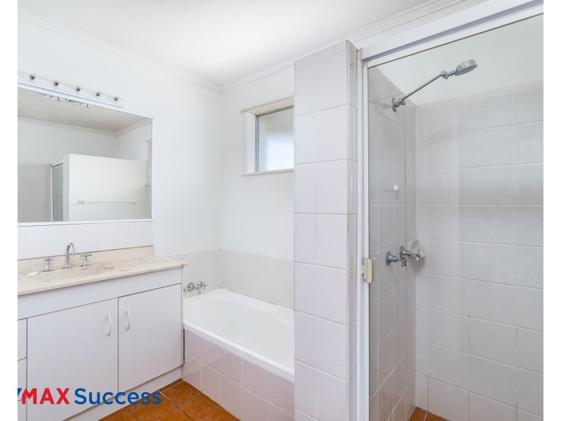 26 Noll Street, Kearneys Spring QLD 4350