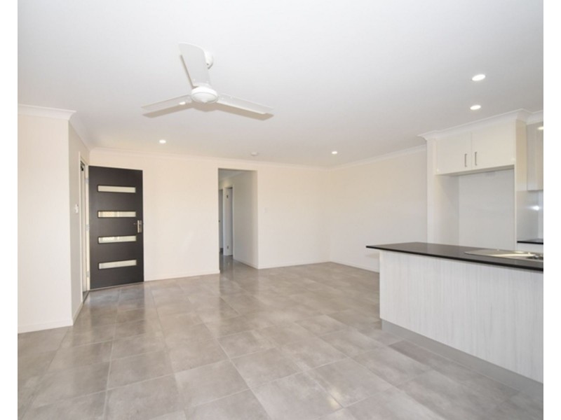 2/7 Magpie Drive, Cambooya QLD 4358