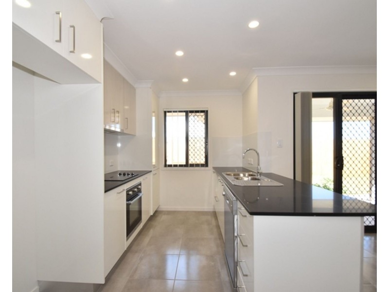 2/7 Magpie Drive, Cambooya QLD 4358
