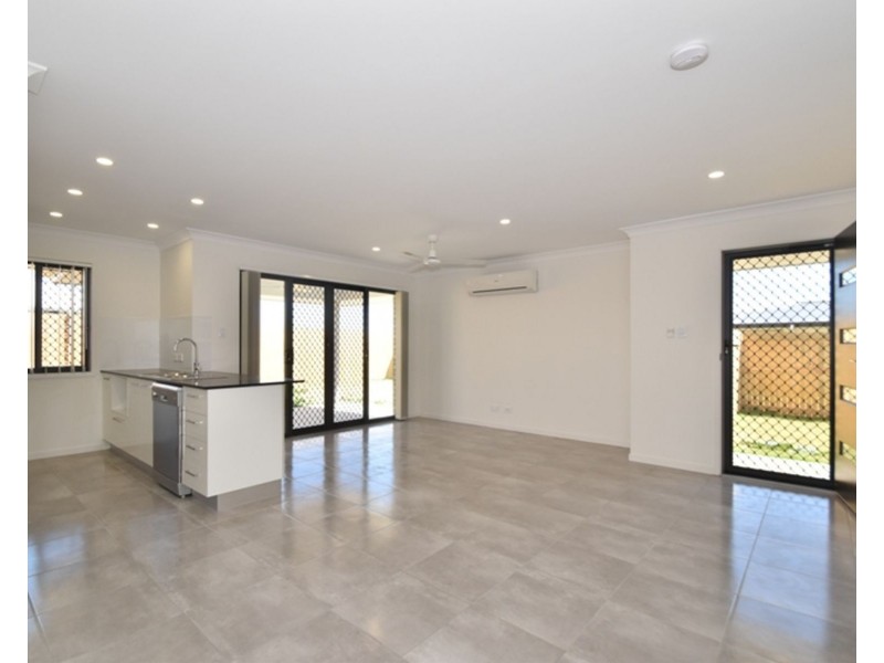 2/7 Magpie Drive, Cambooya QLD 4358