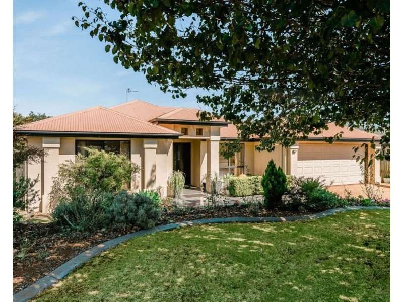 14 Jake Court, Middle Ridge QLD 4350