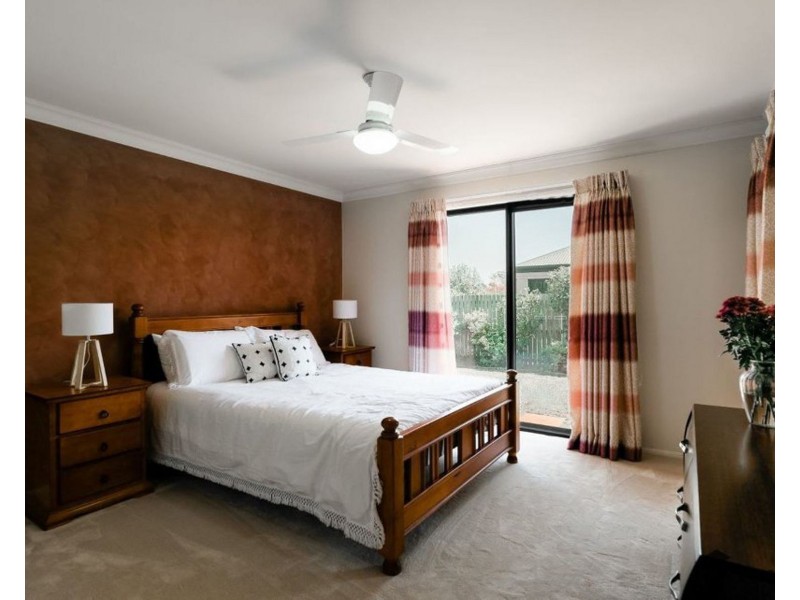 14 Jake Court, Middle Ridge QLD 4350