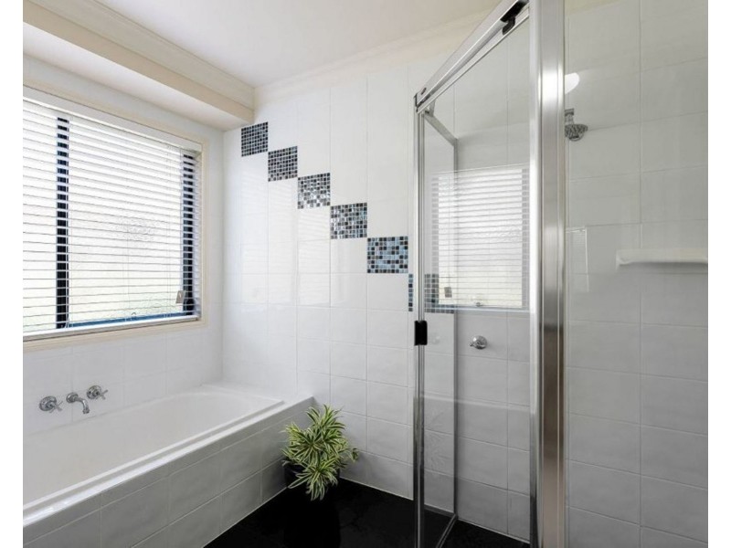 14 Jake Court, Middle Ridge QLD 4350