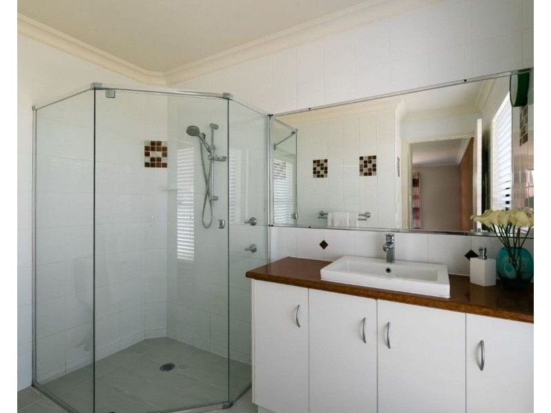 14 Jake Court, Middle Ridge QLD 4350