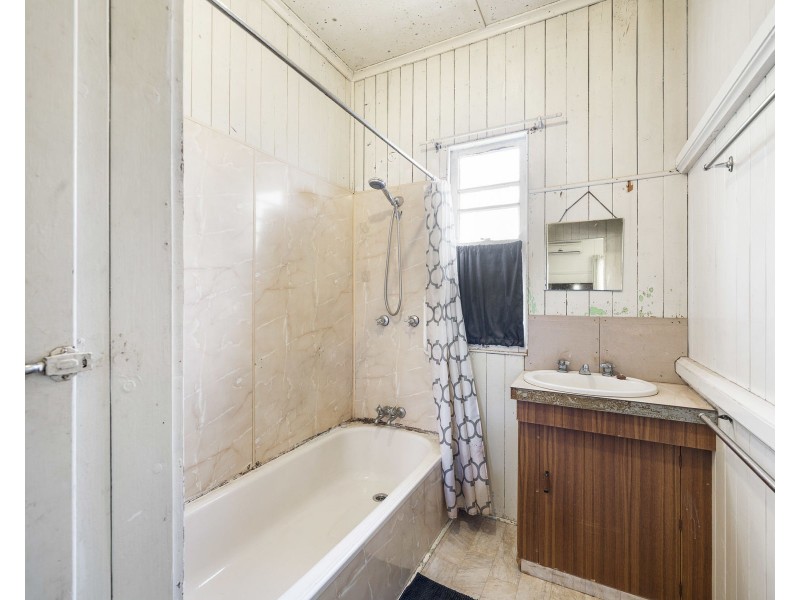 10 Stone Street, Wilsonton QLD 4350