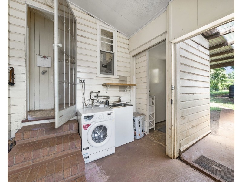 10 Stone Street, Wilsonton QLD 4350