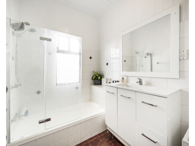 20 Second Avenue, Harristown QLD 4350