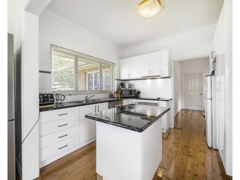 9 Goggs Street, Toowoomba City QLD 4350