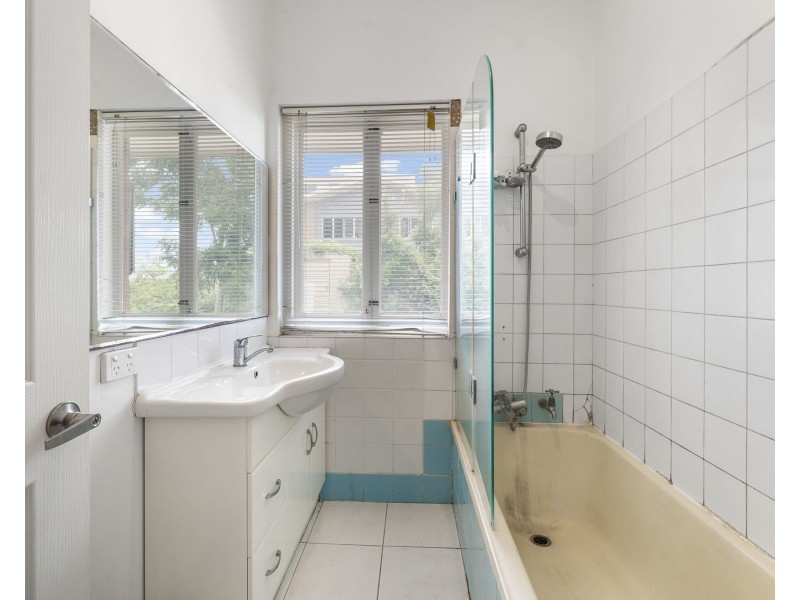 9 Goggs Street, Toowoomba City QLD 4350