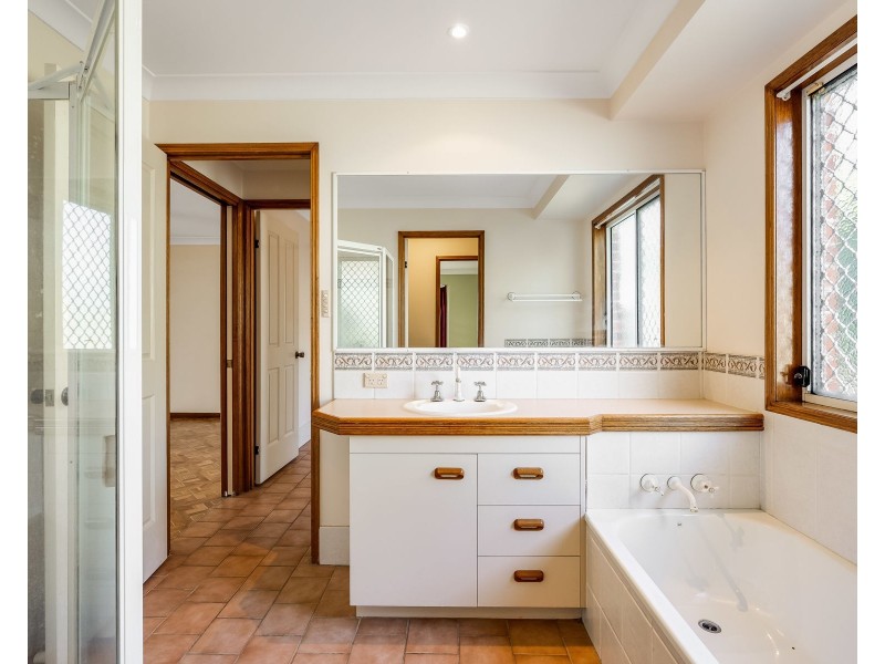 26 Beechcraft Court, Wilsonton QLD 4350