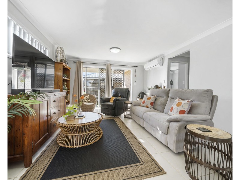 1 & 2, 16 Sanctuary Drive, Cranley QLD 4350