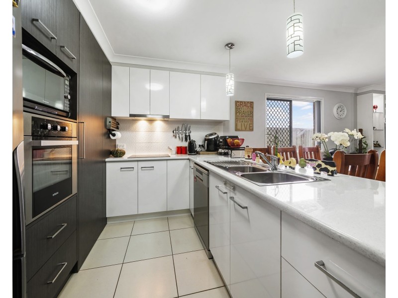 1 & 2, 16 Sanctuary Drive, Cranley QLD 4350