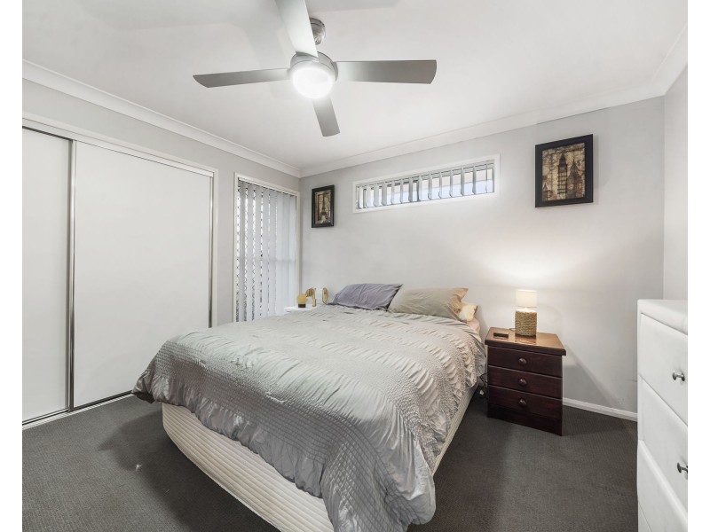 1 & 2, 16 Sanctuary Drive, Cranley QLD 4350