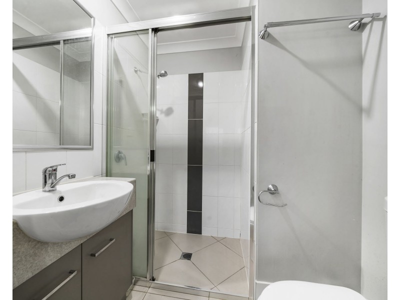 1 & 2, 16 Sanctuary Drive, Cranley QLD 4350