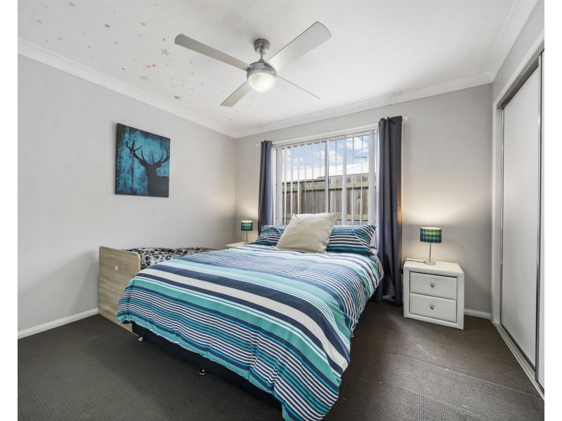 1 & 2, 16 Sanctuary Drive, Cranley QLD 4350