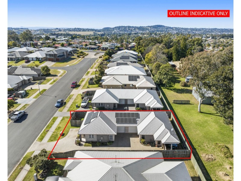 1 & 2, 16 Sanctuary Drive, Cranley QLD 4350