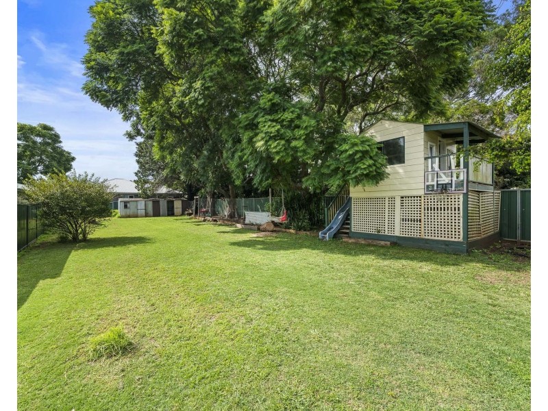12 Rose Street, Wilsonton QLD 4350