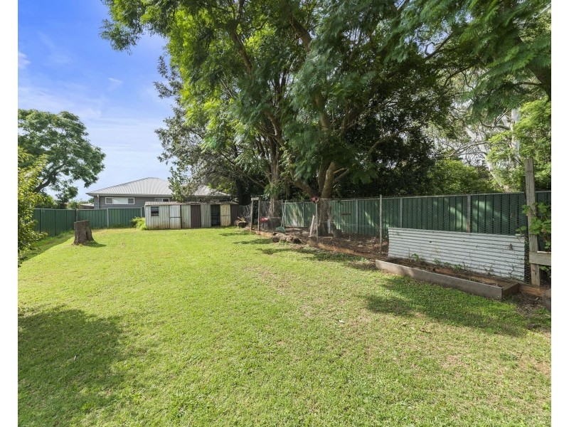 12 Rose Street, Wilsonton QLD 4350