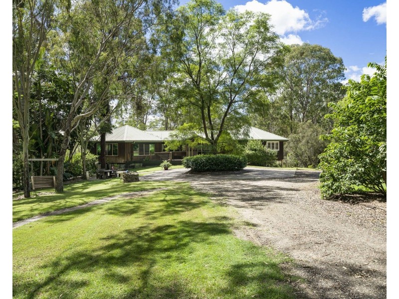 274 Penderests Road, Murphys Creek QLD 4352