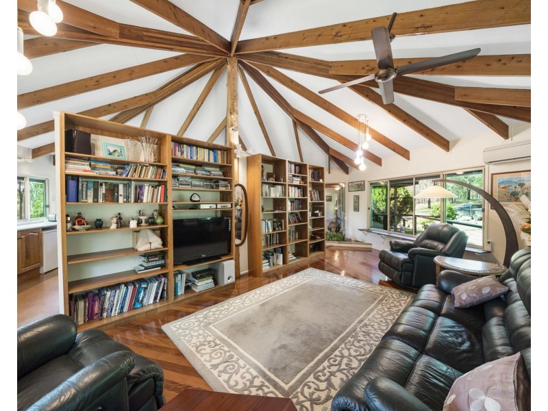 274 Penderests Road, Murphys Creek QLD 4352