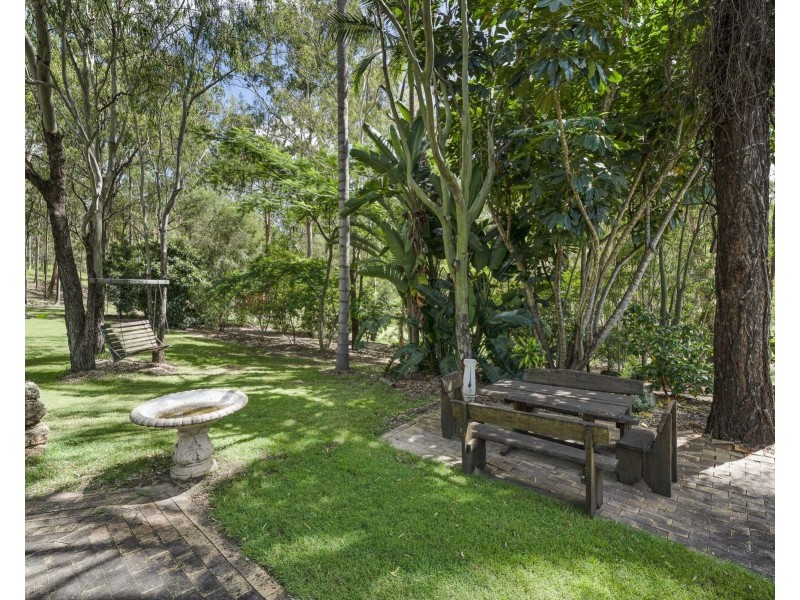 274 Penderests Road, Murphys Creek QLD 4352