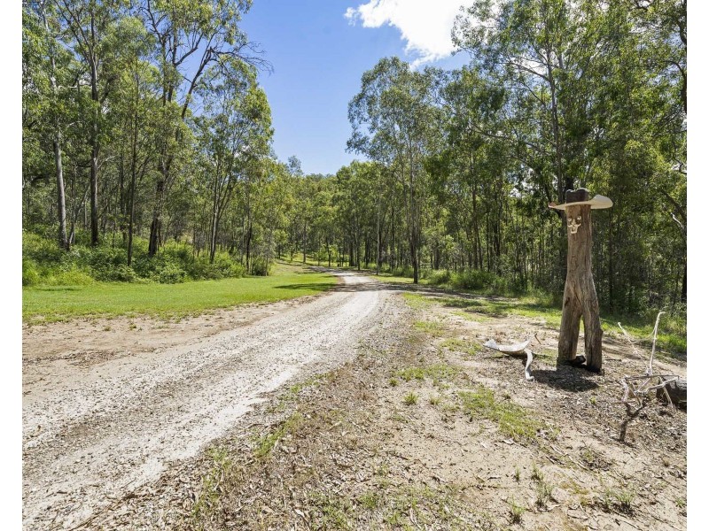 274 Penderests Road, Murphys Creek QLD 4352